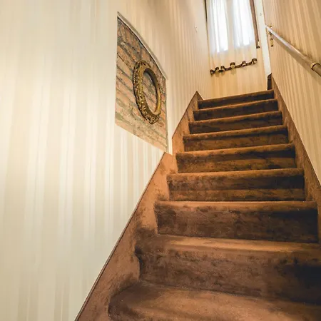 Residenza Lucrezia بيت ريفي البندقية