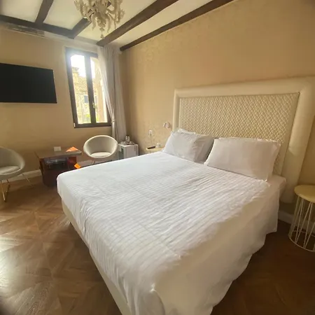 Residenza Lucrezia * Venecia