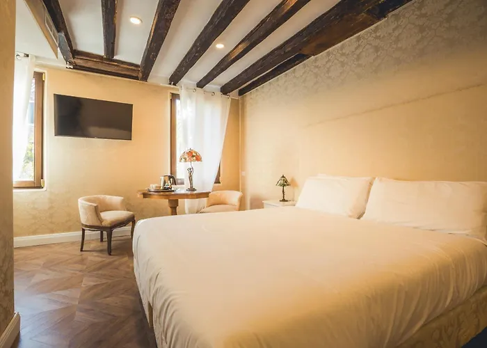 Residenza Lucrezia بيت ريفي *